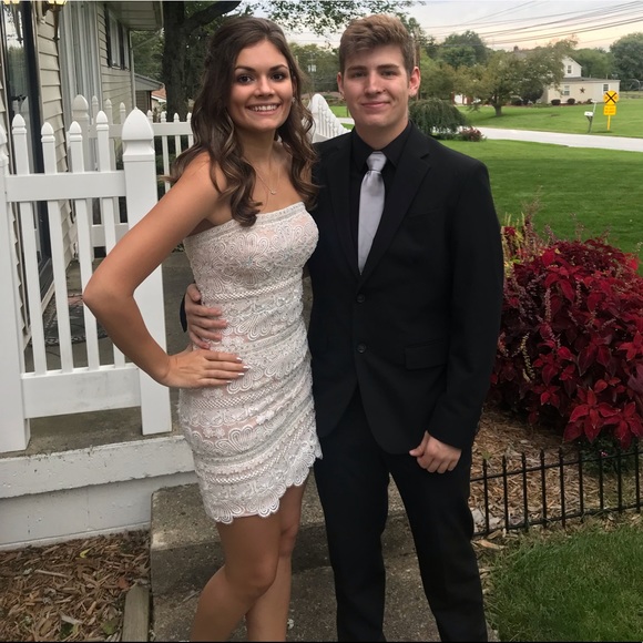 Meet your Posher, Lauren - Picture 1 of 1